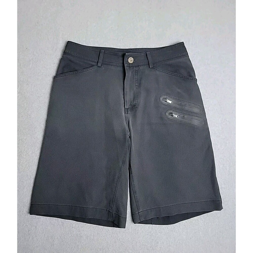 Lululemon Communte Shorts Mens 32x10.5 Black Stretch Triple Zip Pockets Mid Rise